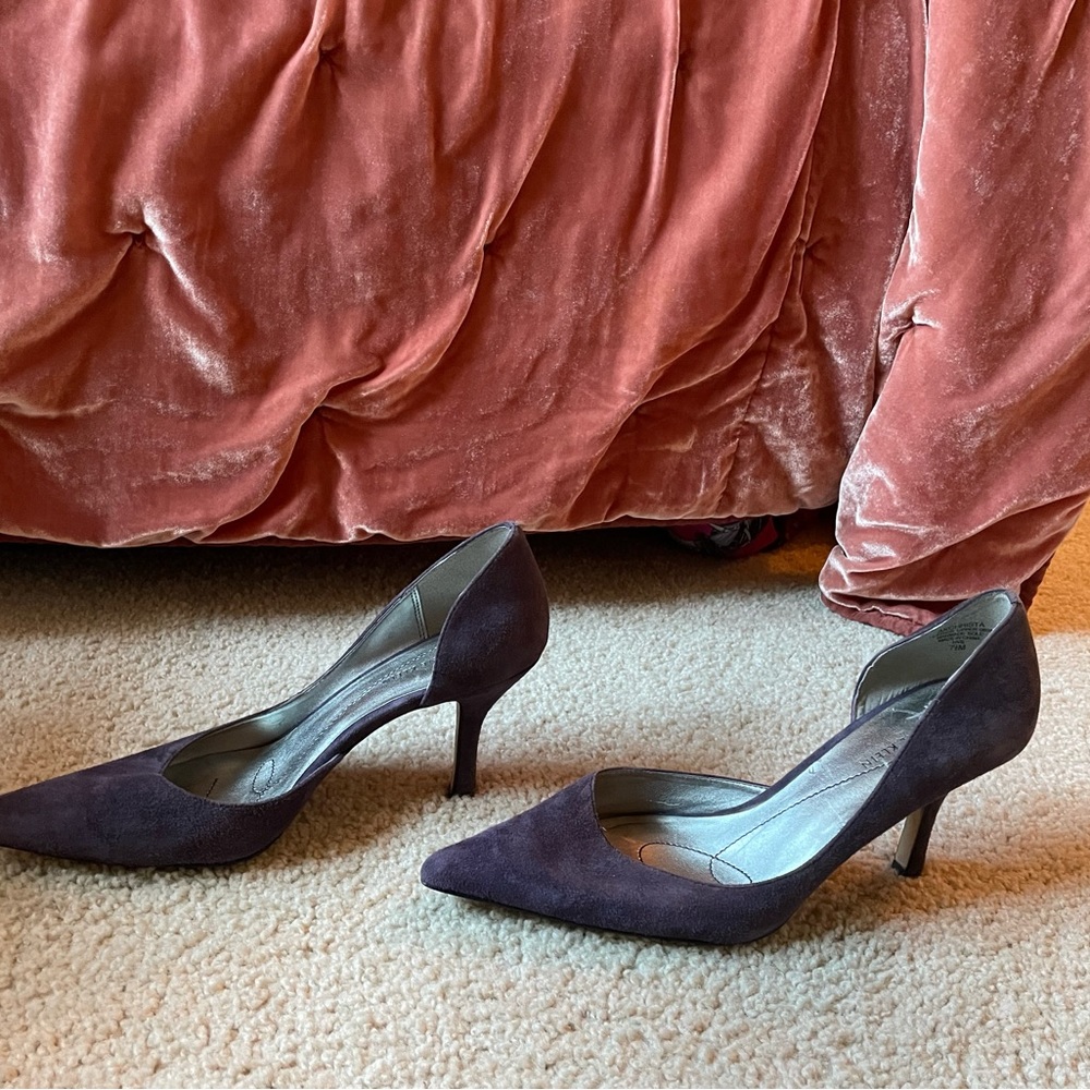 Purple suede Anne Klein pumps
